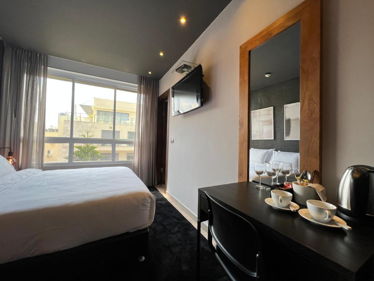 תל אביב Beer Garden Hotel מראה חיצוני תמונה