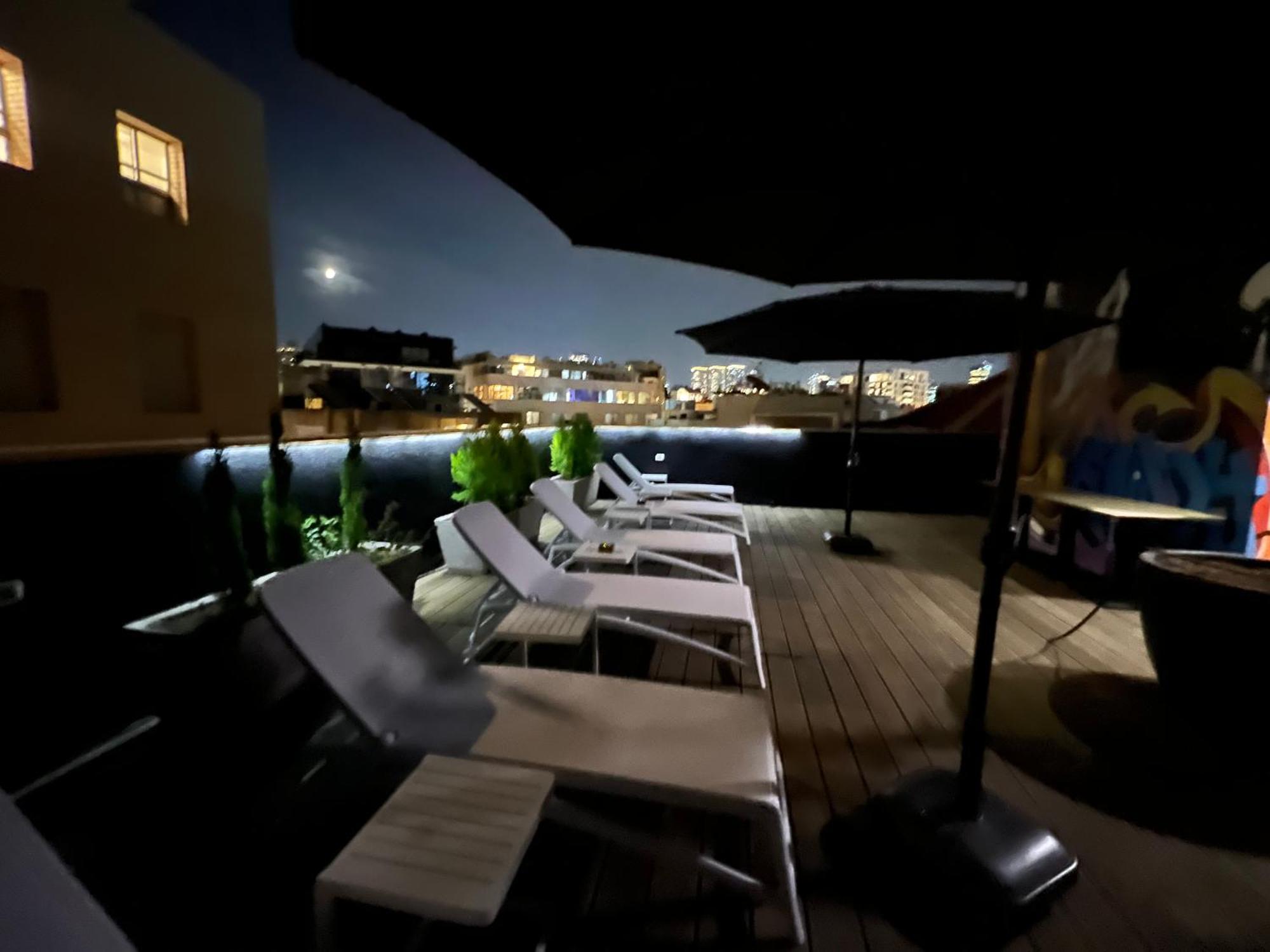 תל אביב Beer Garden Hotel מראה חיצוני תמונה