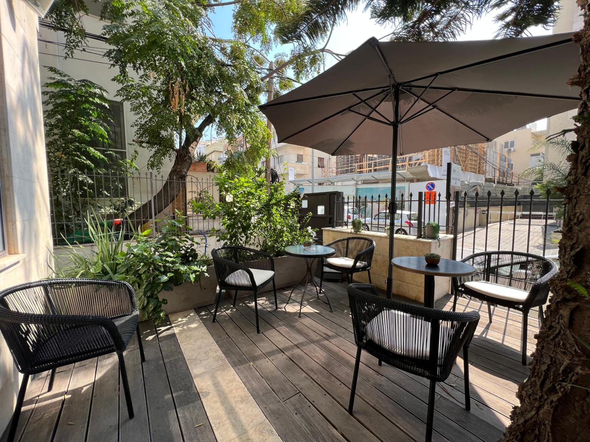 תל אביב Beer Garden Hotel מראה חיצוני תמונה