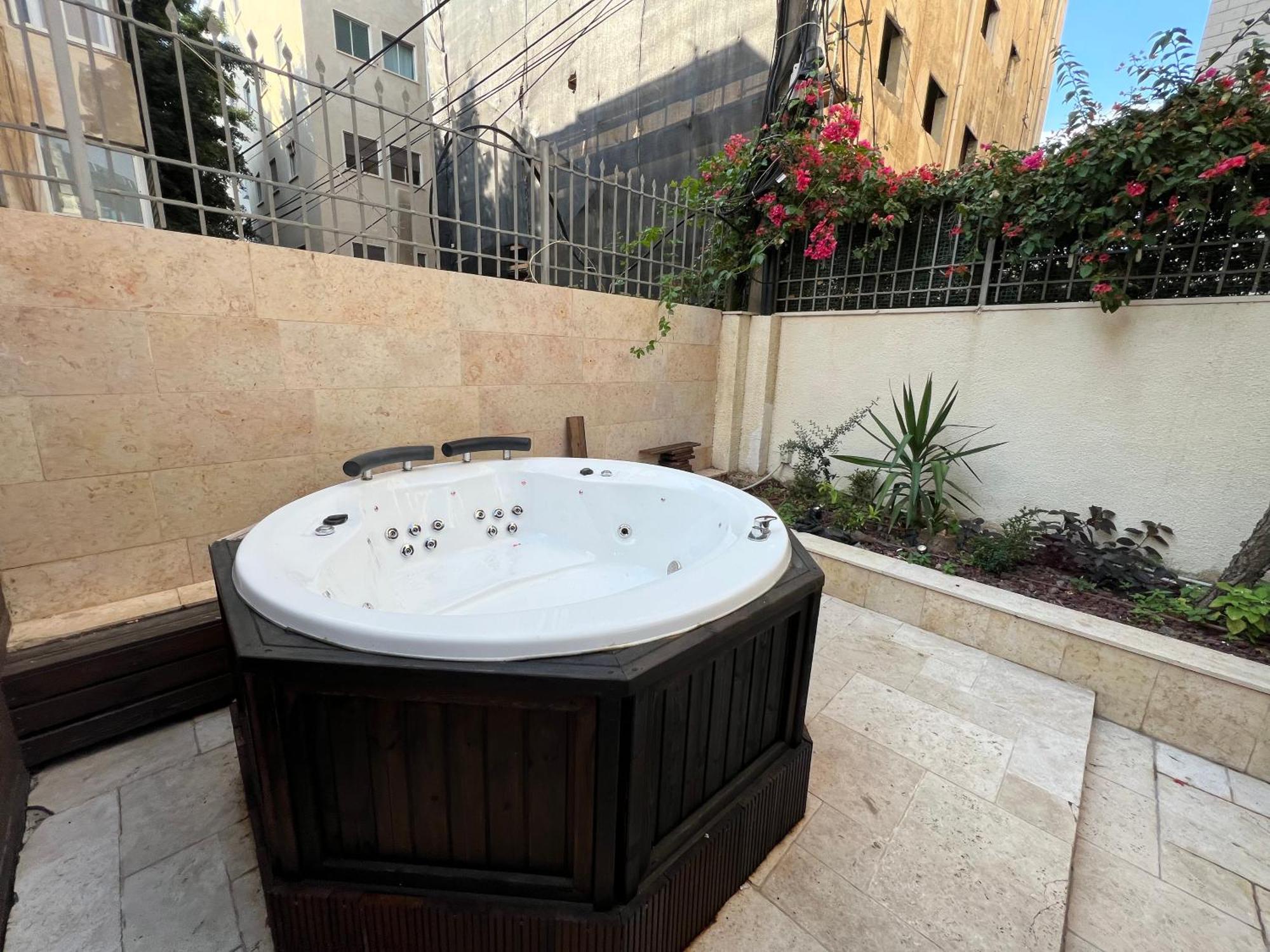 תל אביב Beer Garden Hotel מראה חיצוני תמונה