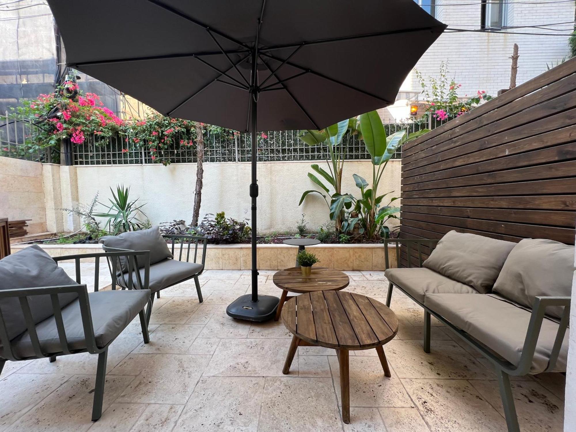 תל אביב Beer Garden Hotel מראה חיצוני תמונה